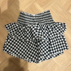 Women’s checkers skirt.  Elastic waist.  Size 4